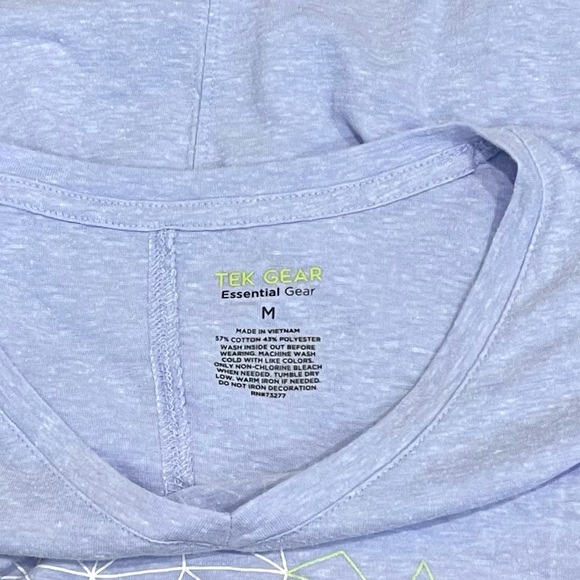 Tek Gear Essential Medium Geometric Short-sleeved v-neck tee - Picture 4 of 4